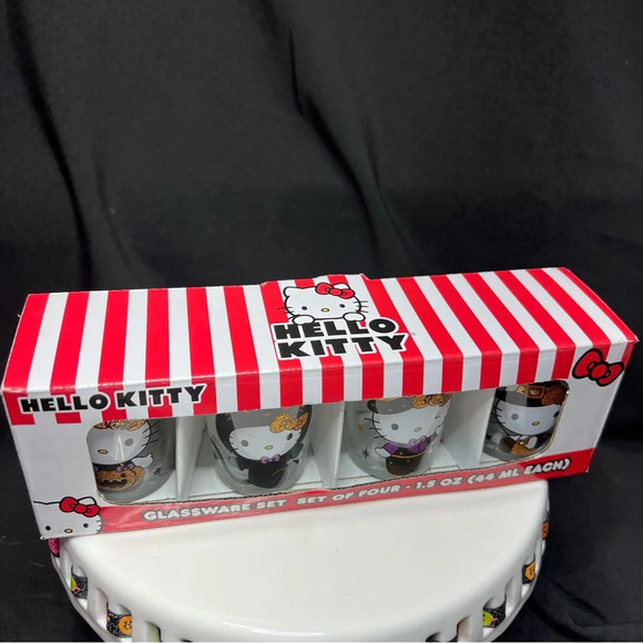 Sanrio Hello Kitty Halloween Glass Shot Glasses - Set Of 4 - Cat,Pumpkin,Witch - Picture 5 of 11